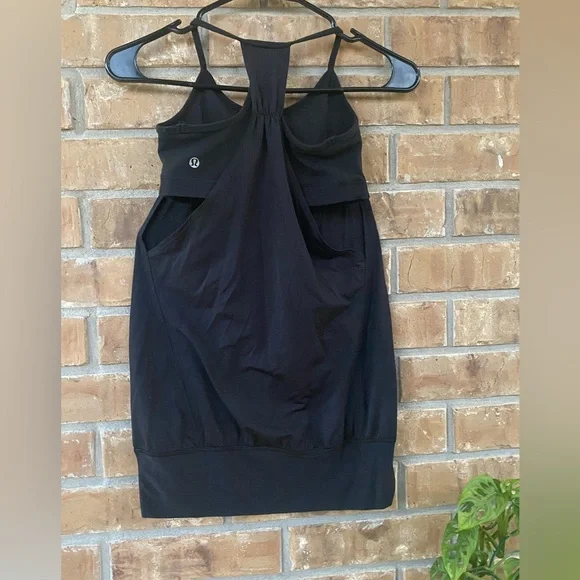 Lululemon No Limit Black Tank Top, Size 4 - Picture 5 of 8